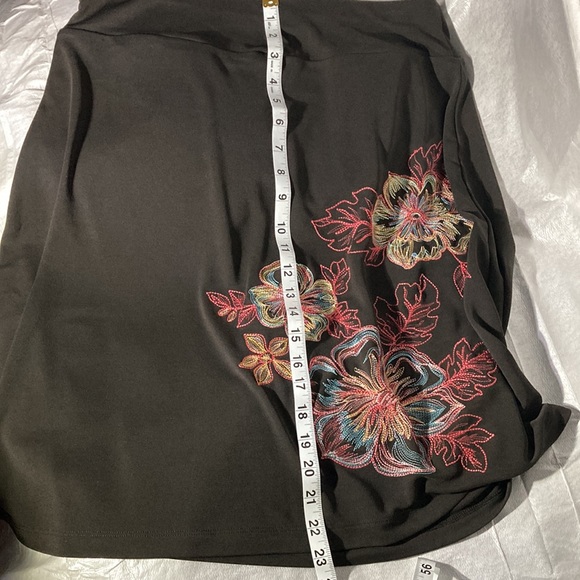 25-7 NEW YORK & CO. brown multicolor floral embroidered a-line skirt M - Picture 7 of 7